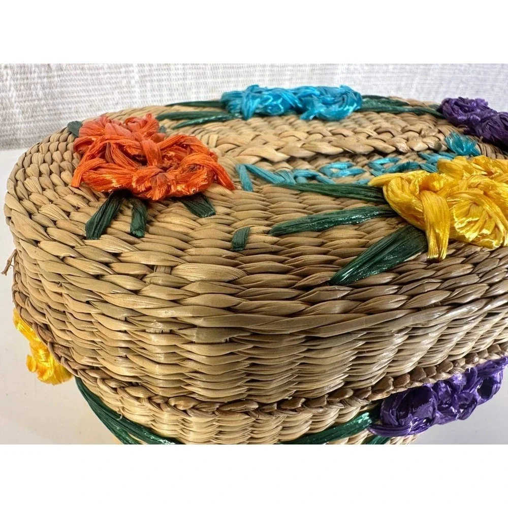 Vintage Nassau Bahamas Woven Straw Trinket Box Raffia Floral Embroidery 036(101)